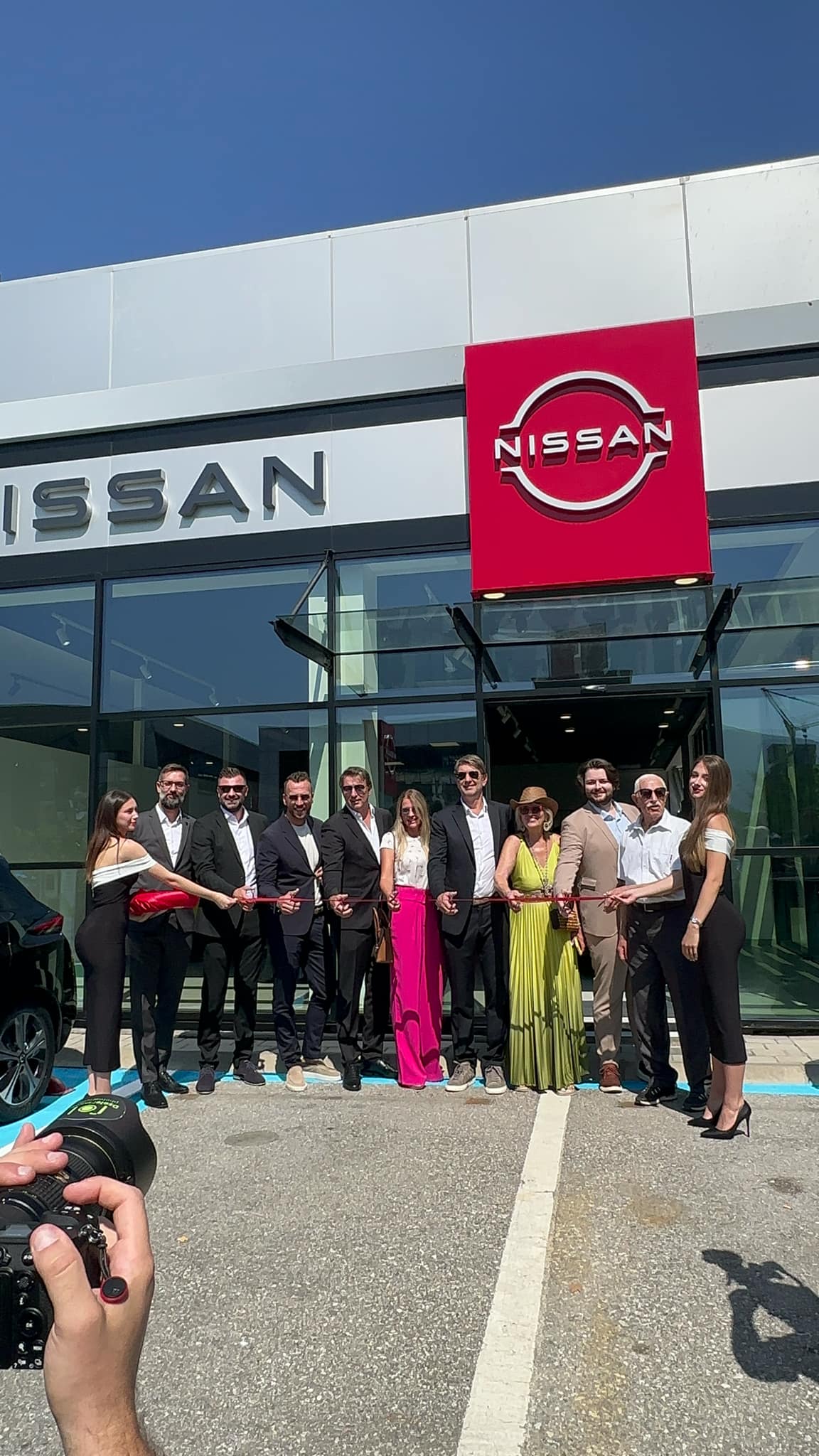 Свечено и официјално се отворија новите продажни салони на брендовите NISSAN и DACIA, како и новиот сервисен центар